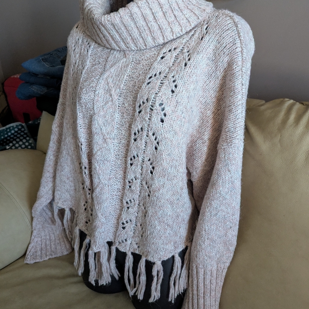 VENUS Women's Cream Sweater